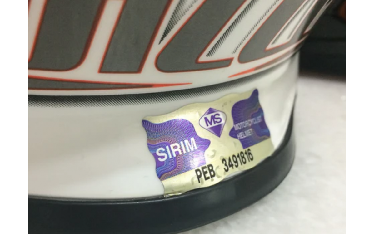 Kenapakah ada Helmet dengan label SIRIM, ada pula yang tanpa label SIRIM?